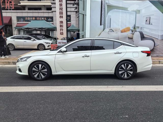 Nissan Altima