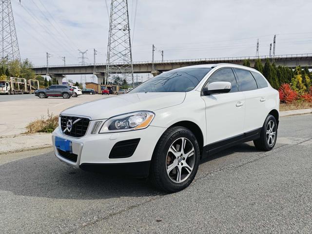 Volvo XC60 (imported)