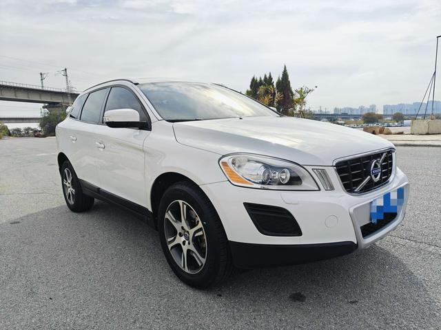 Volvo XC60 (imported)