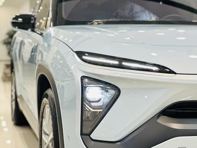 NIO ES6