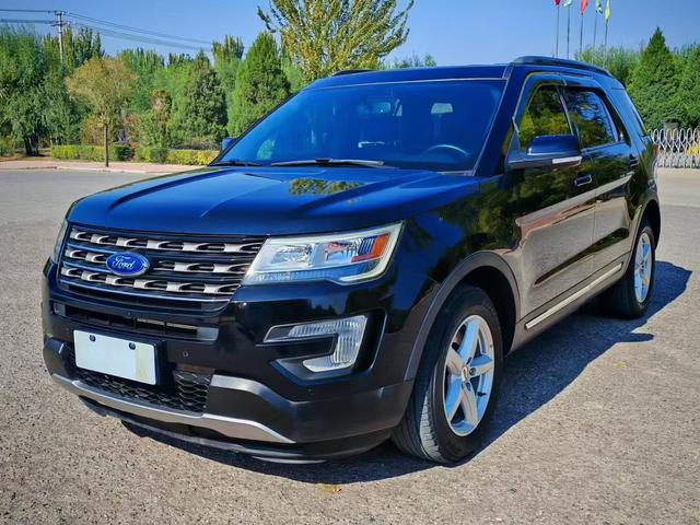 Ford Explorer (imported)