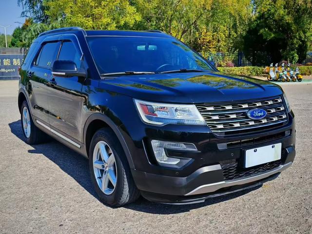 Ford Explorer (imported)