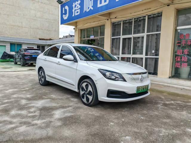 Dongfeng Fengshen E70