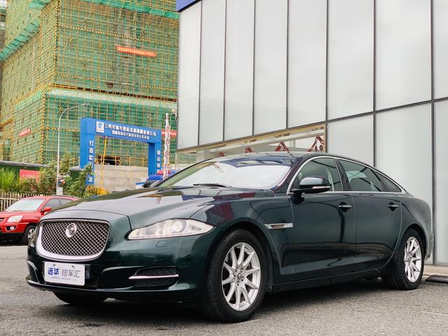 Jaguar XJ