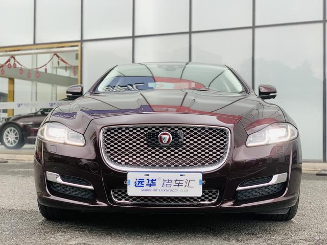 Jaguar XJ