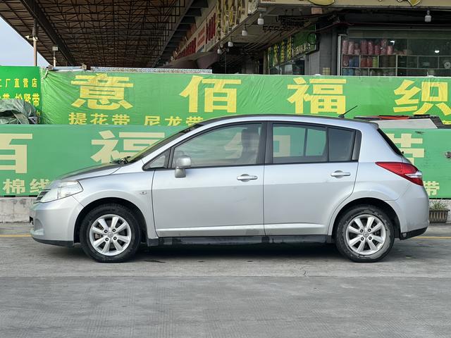 Nissan Tiida