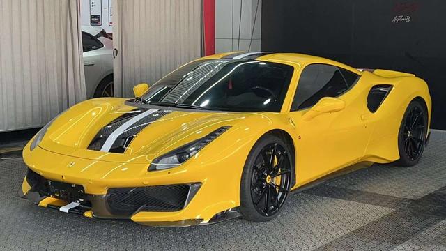 Ferrari 488