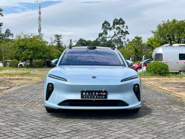 NIO ET5