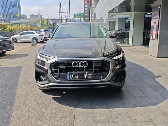 Audi Q8