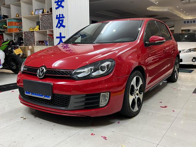 Volkswagen Golf GTI