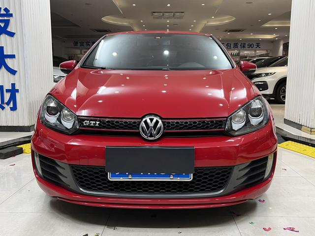 Volkswagen Golf GTI