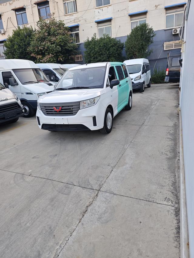 Wuling Hongguang PLUS