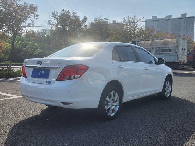 BYD e5