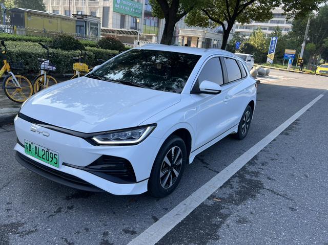 BYD e2