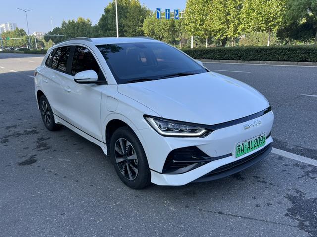 BYD e2