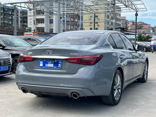 Infiniti Q50L