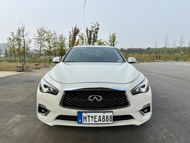 Infiniti Q50L