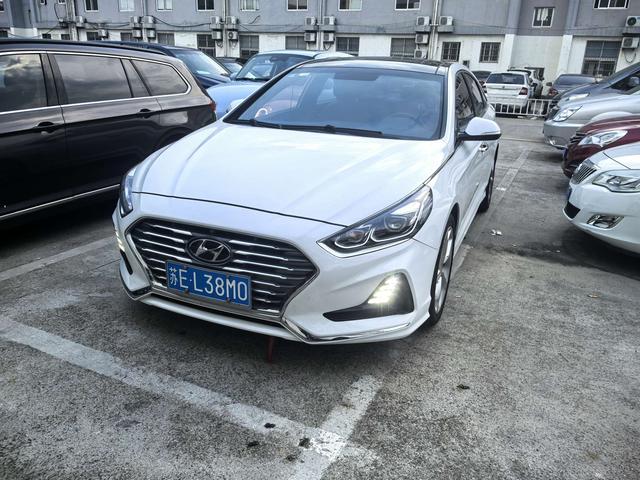 Hyundai Sonata nine