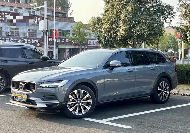 Volvo V90