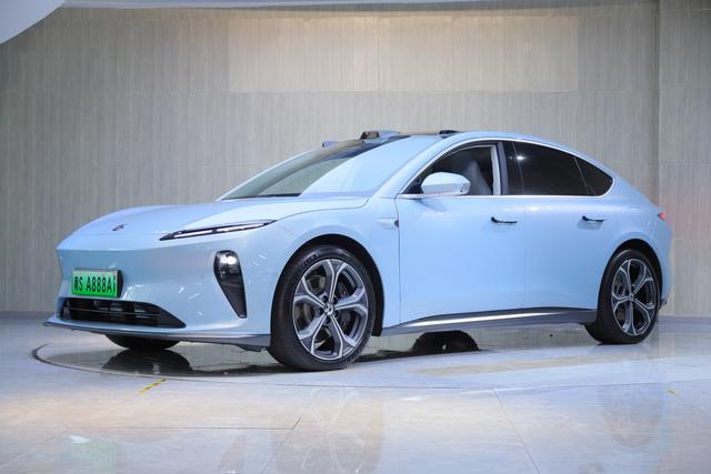 NIO ET5