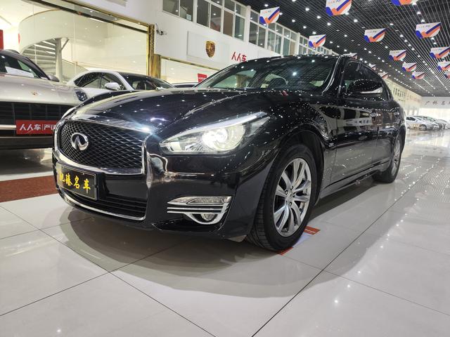 Infiniti Q70