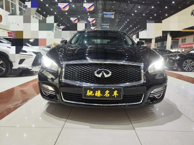 Infiniti Q70