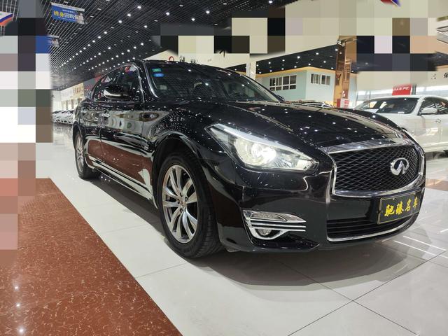 Infiniti Q70