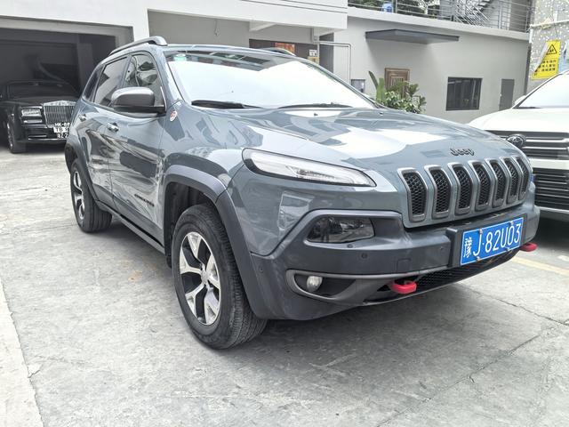 Jeep Free light (imported)