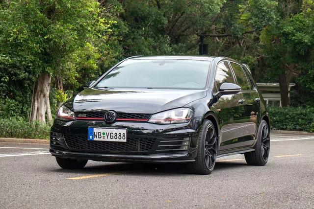 Volkswagen Golf GTI