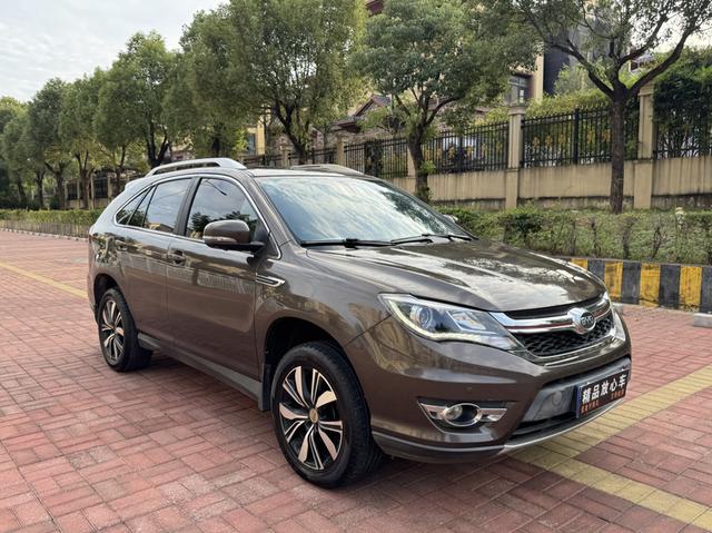 BYD S7