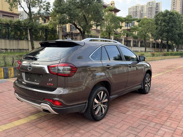 BYD S7