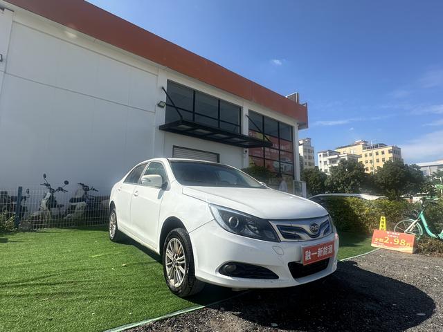 BYD e5