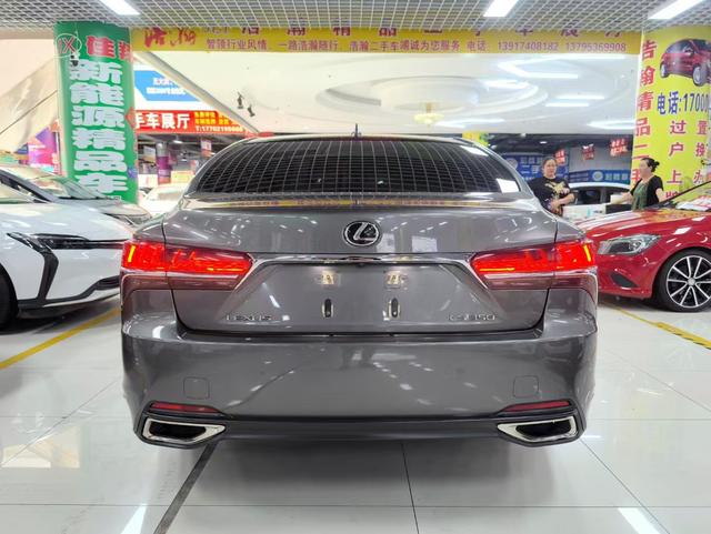 Lexus LS