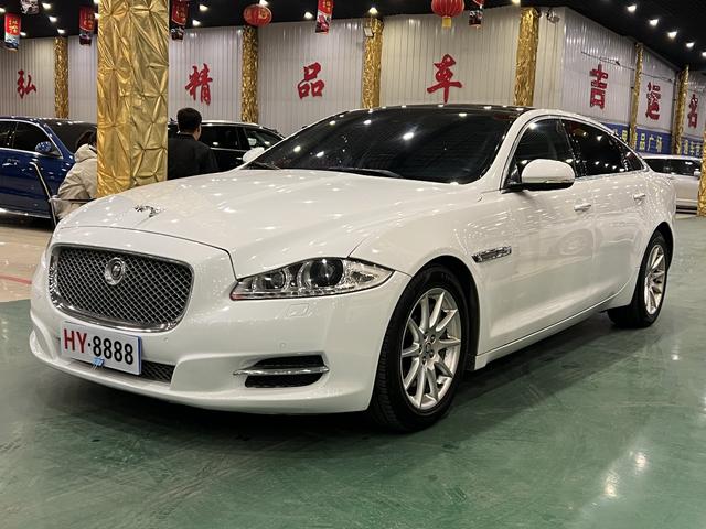 Jaguar XJ