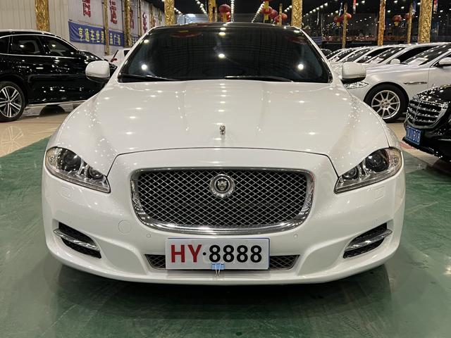 Jaguar XJ