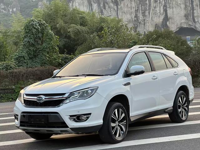 BYD S7