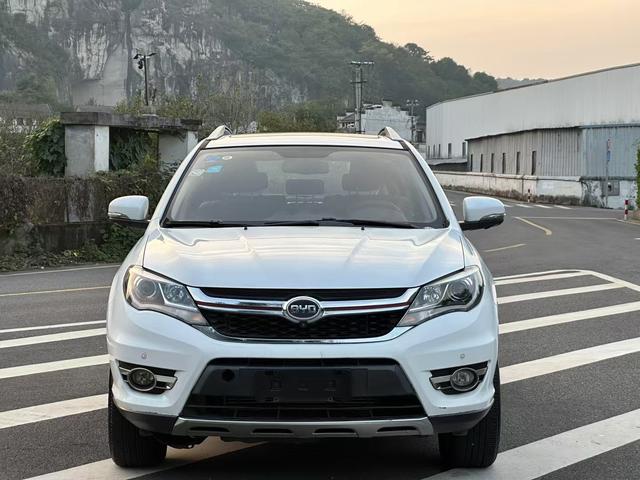 BYD S7