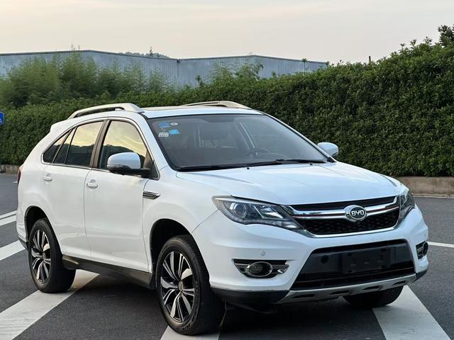 BYD S7