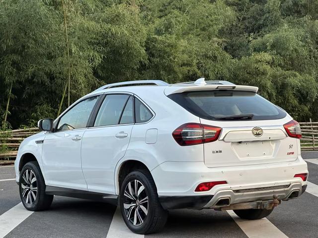 BYD S7