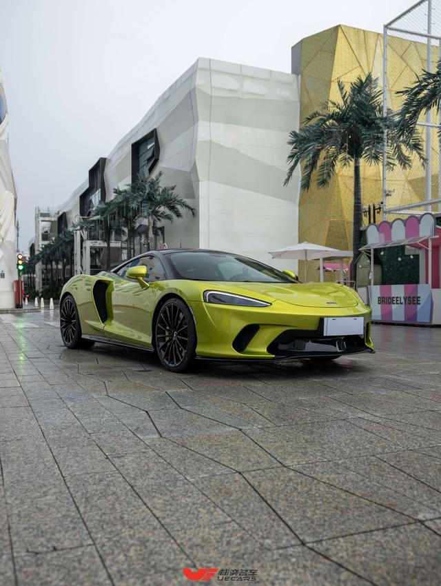 McLaren GT