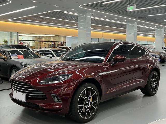 Aston Martin DBX