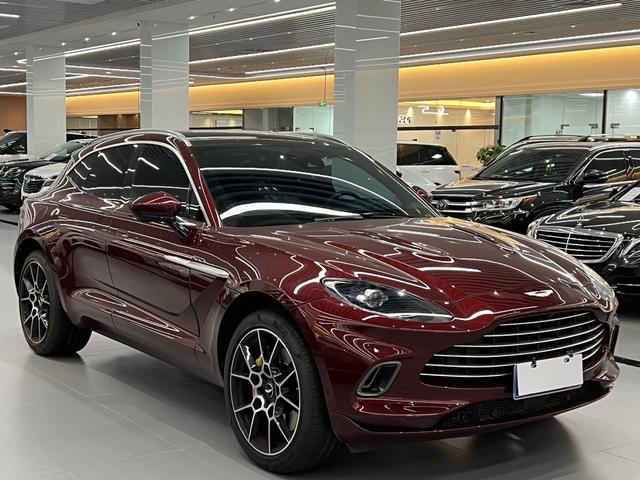 Aston Martin DBX