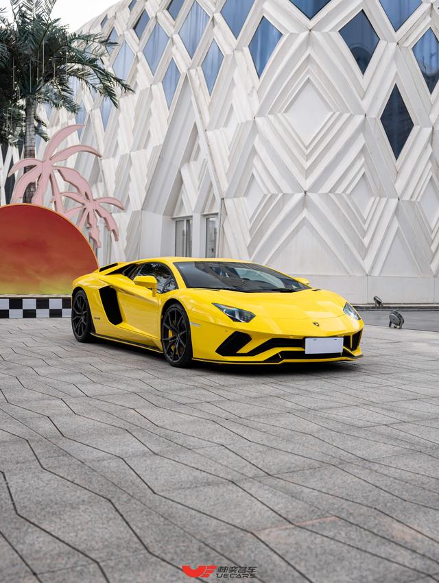 Lamborghini Aventador