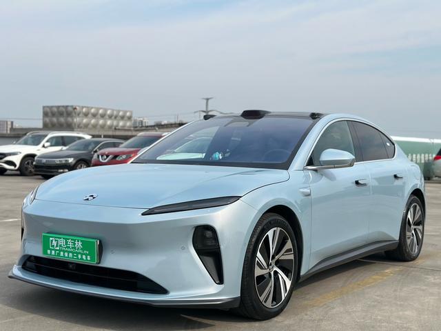 NIO ET5