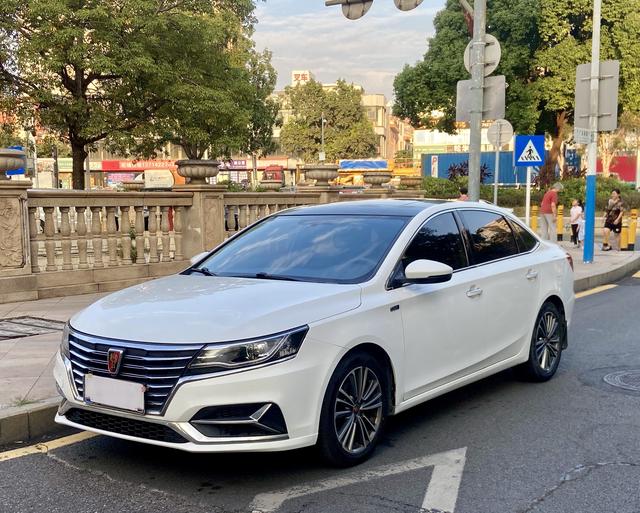 Roewe i6