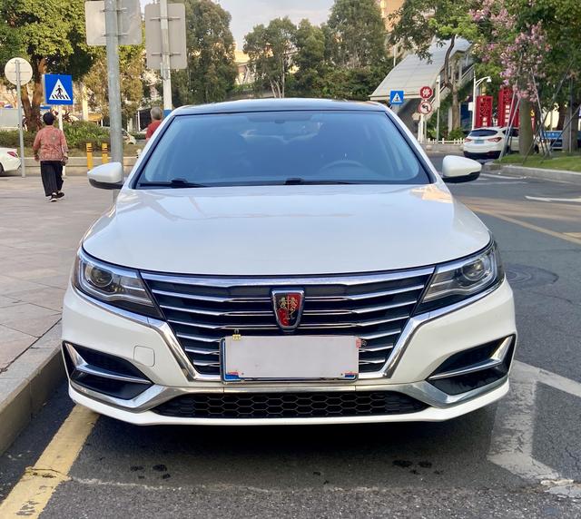 Roewe i6