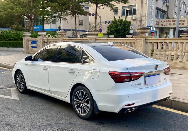 Roewe i6