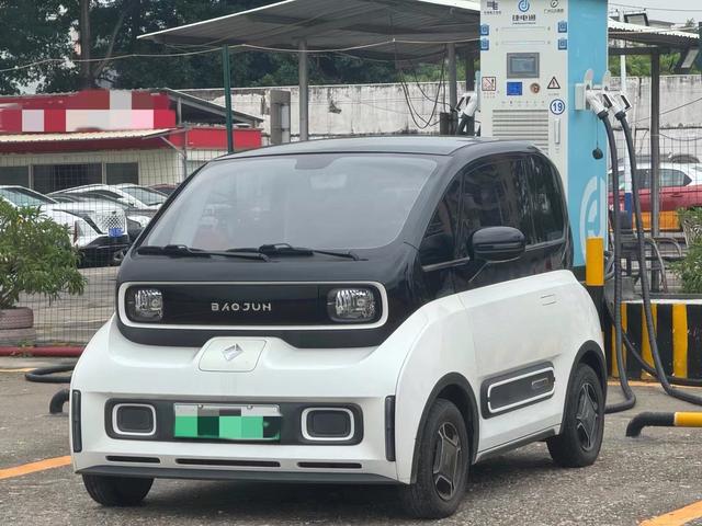 Baojun E300