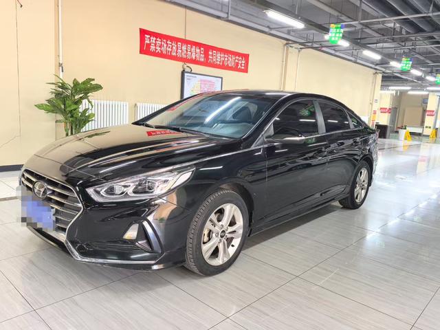 Hyundai Sonata nine