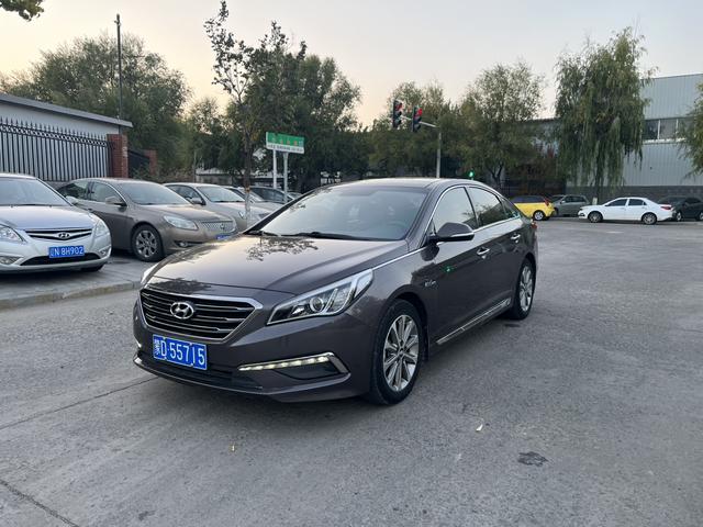 Hyundai Sonata nine